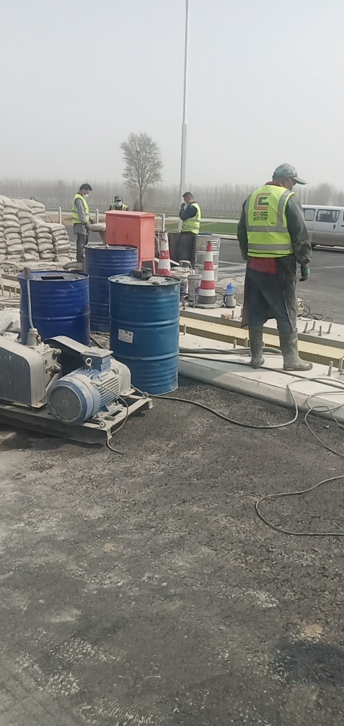 王场镇公路路基回填土压密注浆